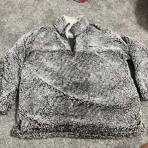 Altar’d State Women’s Sherpa Pullover size Medium